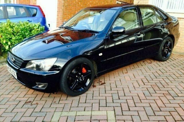 Used Lexus IS200 153 HP (112 kW) 2005 Sedan