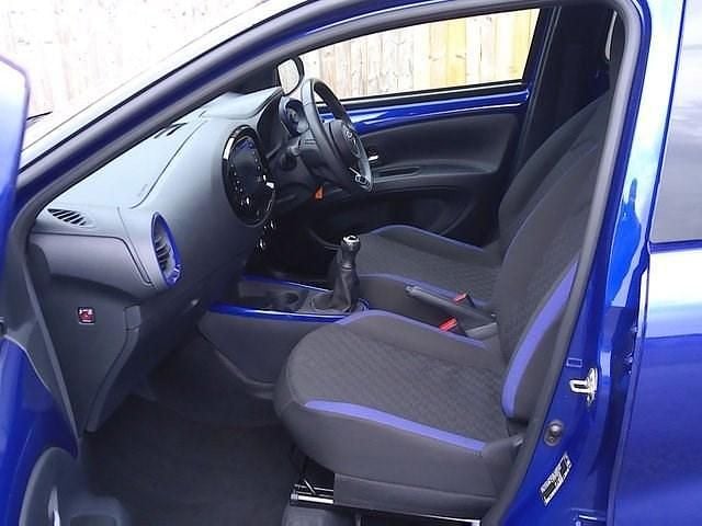 Used Toyota Aygo X 72 HP (52 kW) 2022 Blue SUV