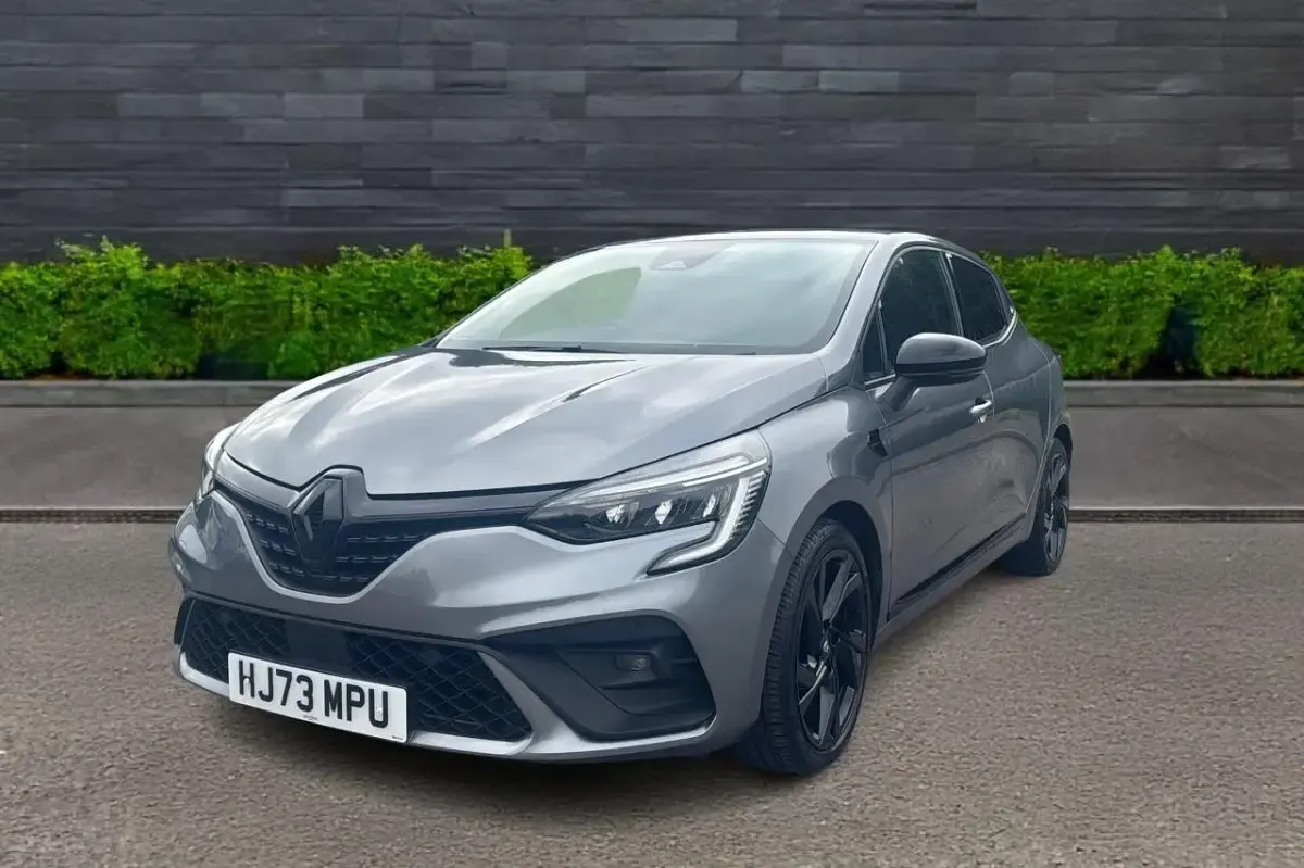 Used Renault Clio Engineered 140 HP (102 kW) 2023 Grey Hatchback