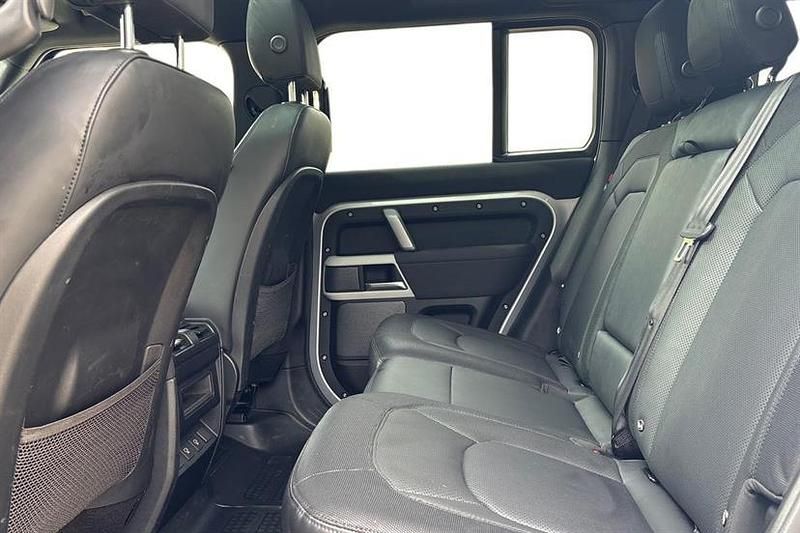 Usado Land Rover Defender Dynamic 249 HP (183 kW) 2022 Prateado SUV