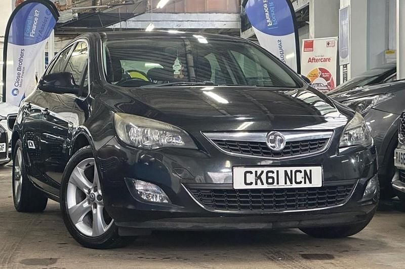 Used Vauxhall Astra SRi 115 HP (84 kW) 2011 Black Hatchback