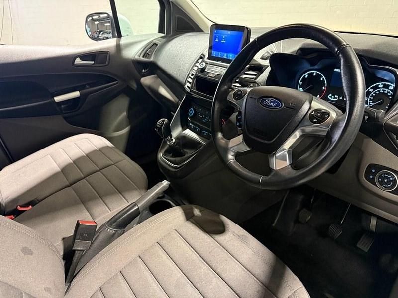 Second-hand Ford Transit Connect Limited 100 CP (73 kW) 2023 Alb Monovolum