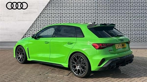 Begagnad Audi RS3 Comfort 400 HK (294 kW) 2025 Grön Sedan