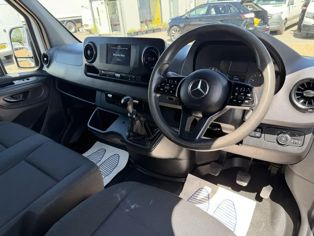 Used Mercedes Sprinter 163 HP (119 kW) 2019 White Van