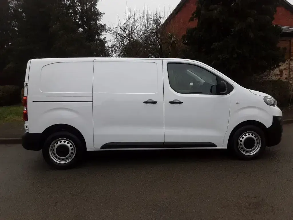 Second-hand Peugeot Expert Premium 2022 Alb Van