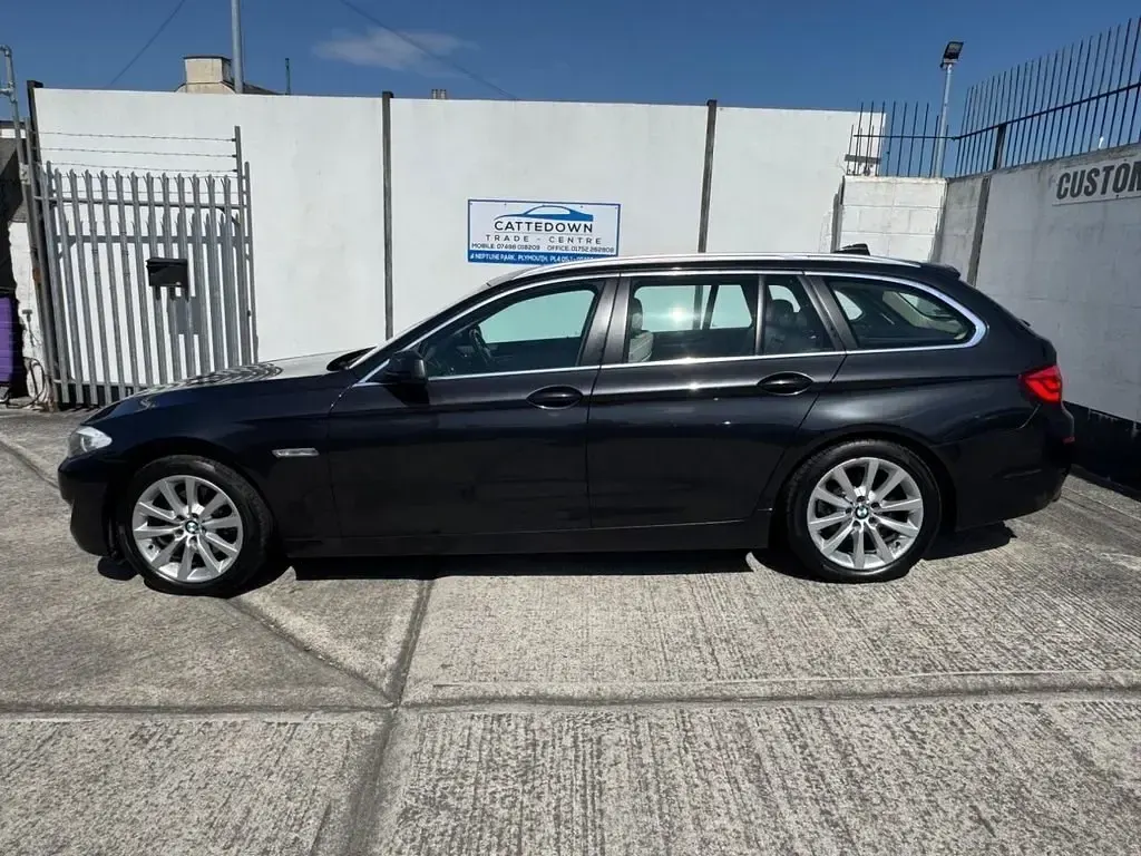 Usado BMW 520 Shadowline 184 CV (135 kW) 2011 Gris Familiar