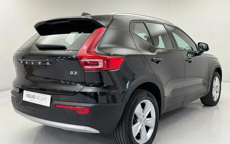 Used Volvo XC40 Core 163 HP (119 kW) 2026 SUV