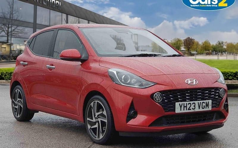 Used Hyundai i10 Premium 84 HP (61 kW) 2023 Red Hatchback