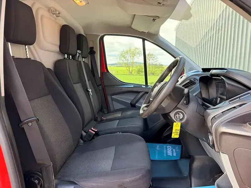 Gebraucht Ford Transit Custom 105 PS (77 kW) 2017 Rot Van