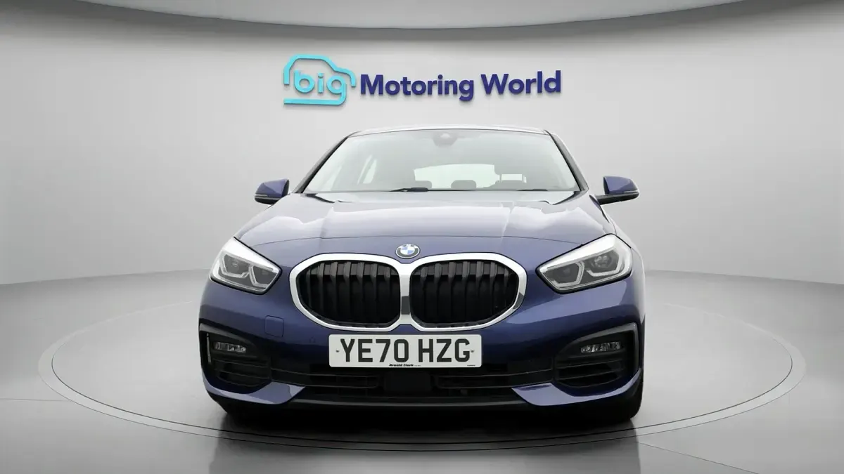Used BMW 118 140 HP (102 kW) 2020 Blue Hatchback