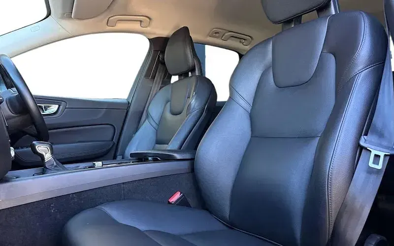 Second-hand Volvo XC60 Momentum 190 CP (139 kW) 2019 SUV