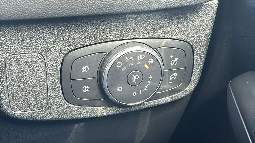 Second-hand Ford Focus Active 123 CP (90 kW) 2022 Albastru Hatchback