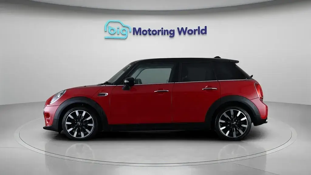 Usado Mini Cooper Exclusive 136 CV (100 kW) 2020 Rojo Utilitario