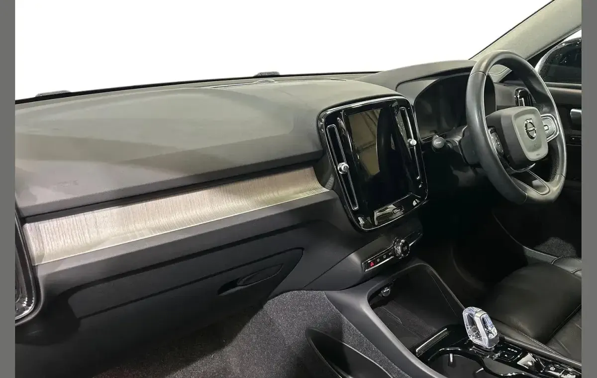 Used Volvo XC40 Plus 161 HP (118 kW) 2023 Grey SUV