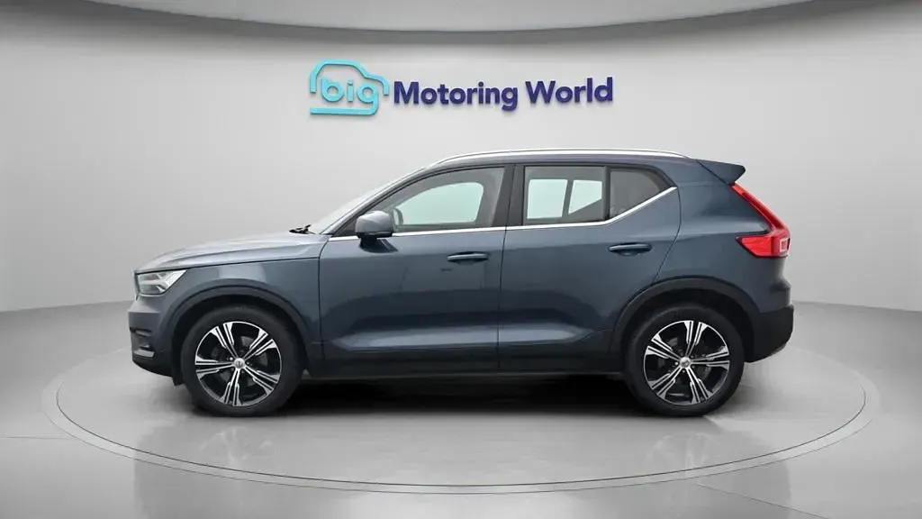 Used Volvo XC40 Inscription 197 HP (144 kW) 2021 Blue SUV