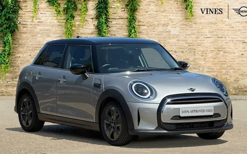 Used Mini Cooper Classic 136 HP (100 kW) 2022 Hatchback