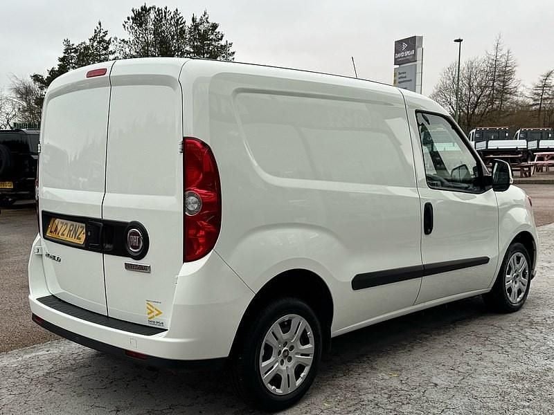 Used Fiat Doblò 90 HP (66 kW) 2023 White MPV
