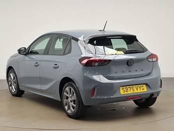 Nouă Vauxhall Corsa Design Edition 100 CP (73 kW) 2025 Gri Hatchback