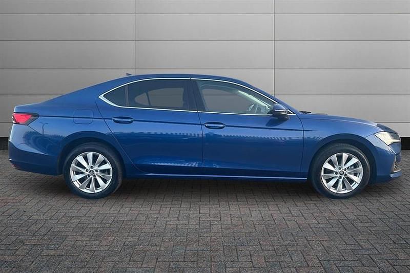 Used Skoda Superb SE Technology 150 HP (110 kW) 2025 Cobalt blue Hatchback