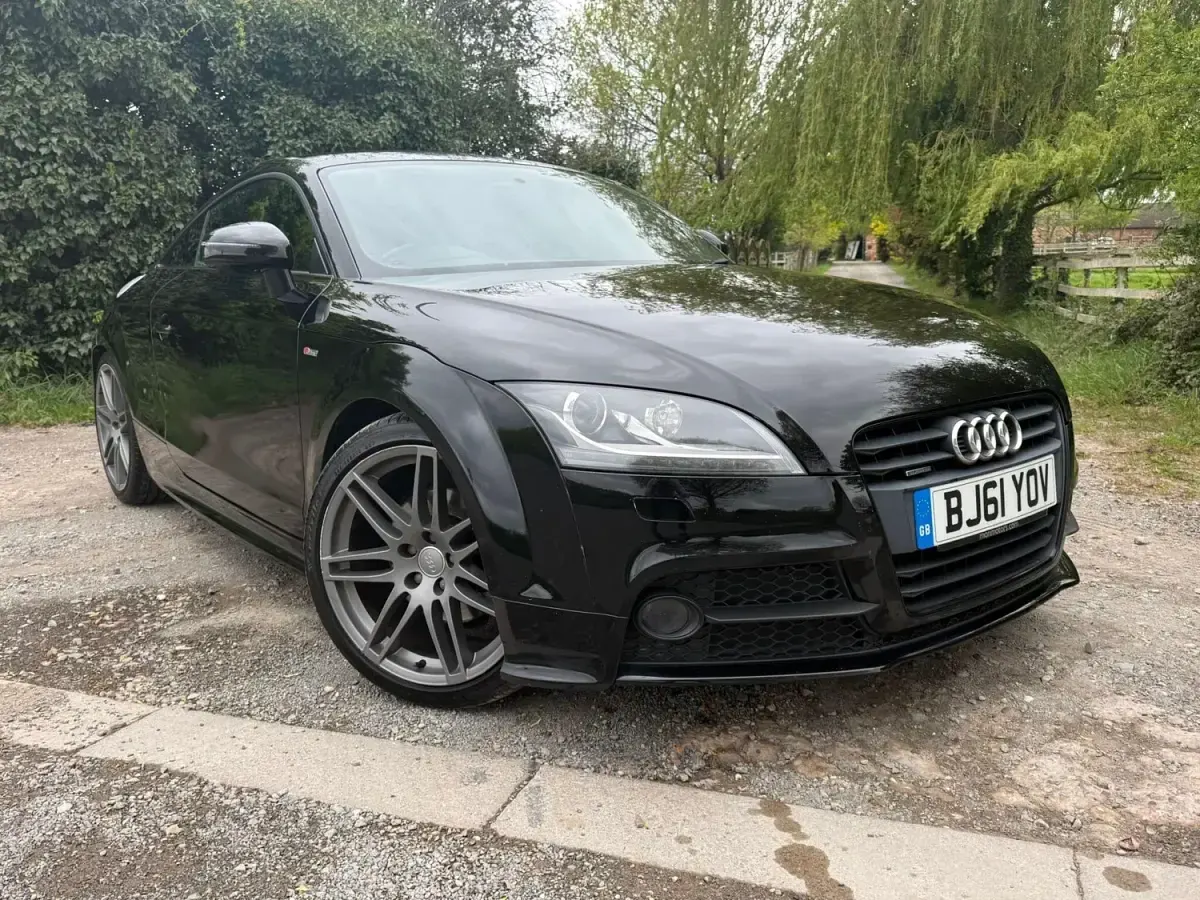 Usado Audi TT Black Edition 211 HP (155 kW) 2011 Preto Coupé