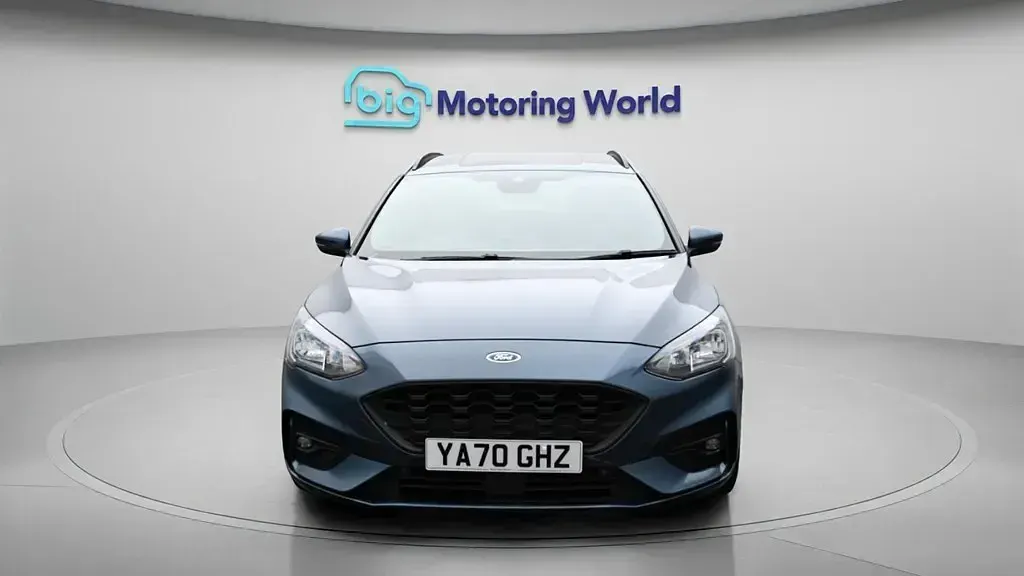 Used Ford Focus ST-Line 120 HP (88 kW) 2020 Blue Estate