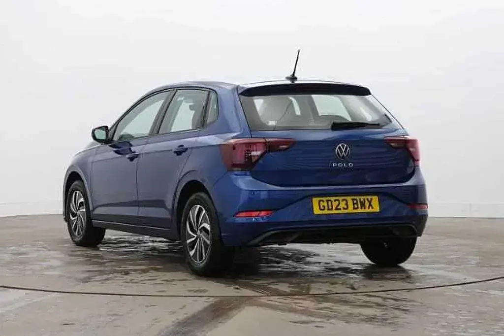 Usado VW Polo Life 95 HP (69 kW) 2023 Azul Citadino