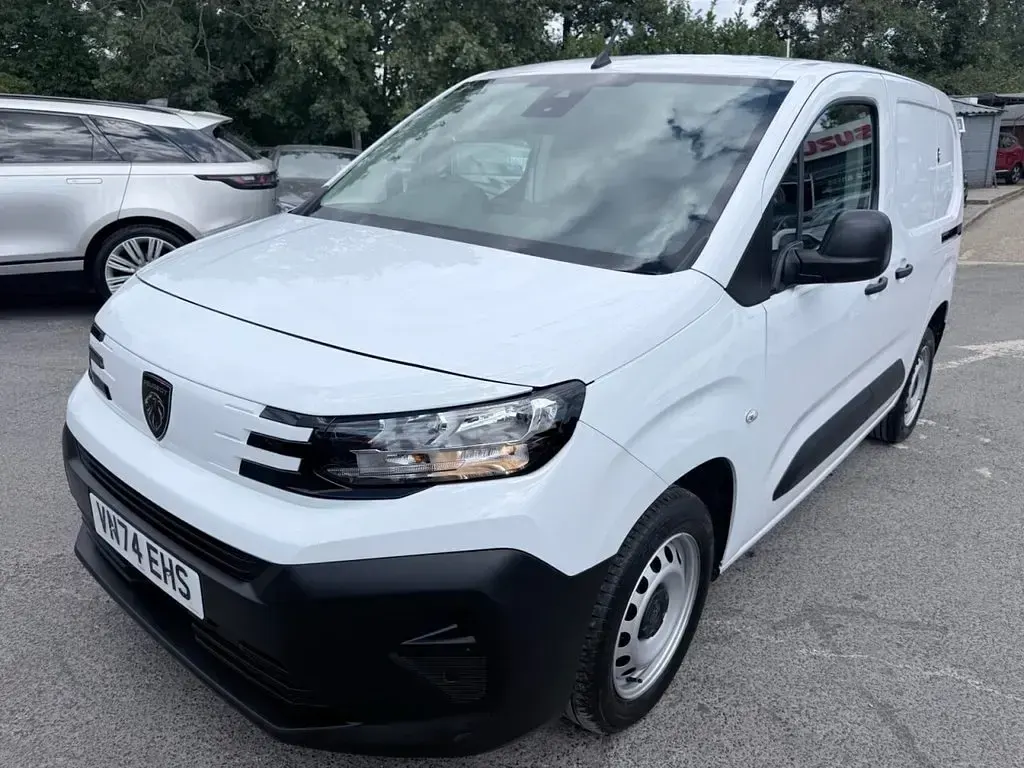 Used Peugeot Partner 131 HP (96 kW) 2024 White MPV