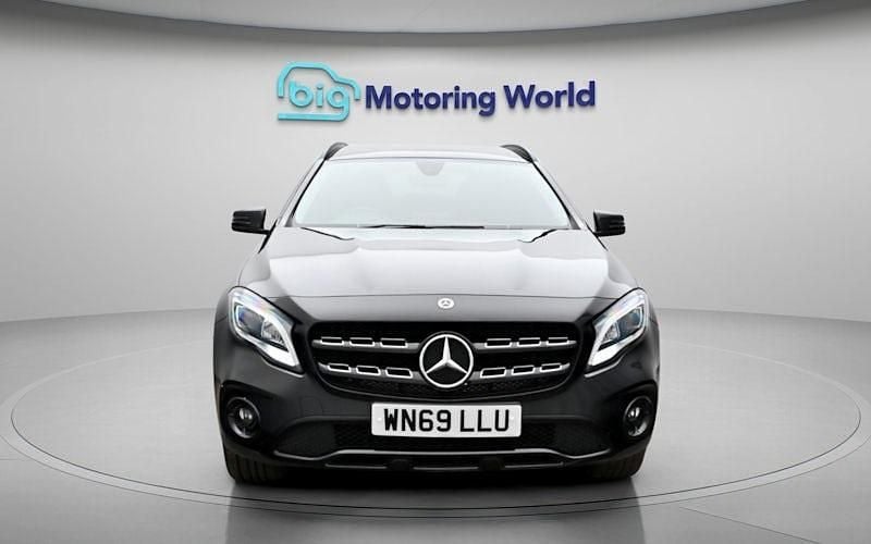 Used Mercedes GLA180 Urban 122 HP (89 kW) 2019 Black SUV