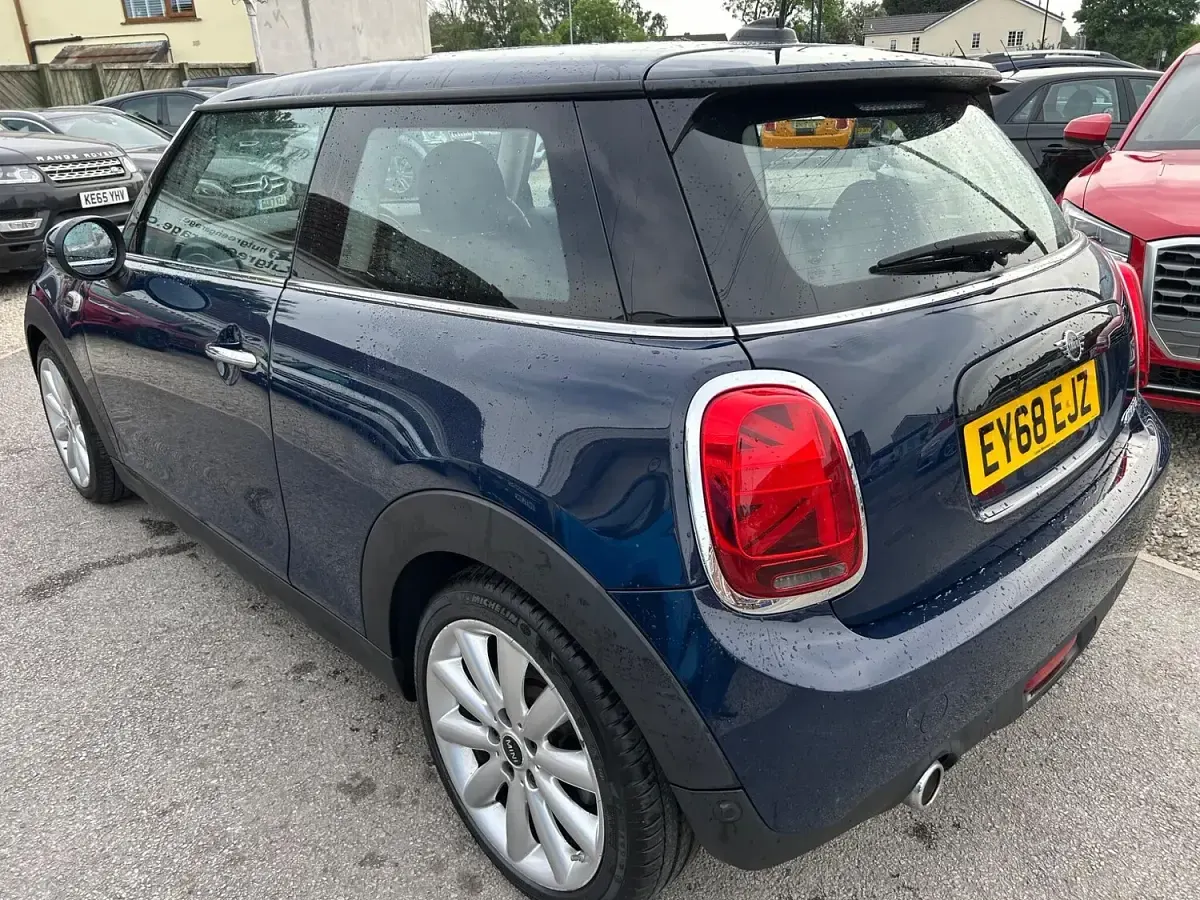Used Mini Cooper Classic 2018 Blue Hatchback