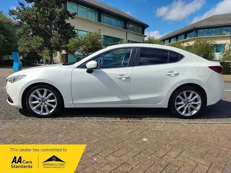 Used Mazda 3 Inclusive 121 HP (88 kW) 2015 White Sedan
