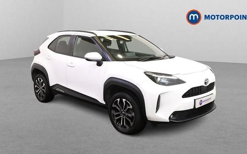 Used 2025 Toyota Yaris Hybrid Design Estate | £18,499 (Super price) - Image 1/3