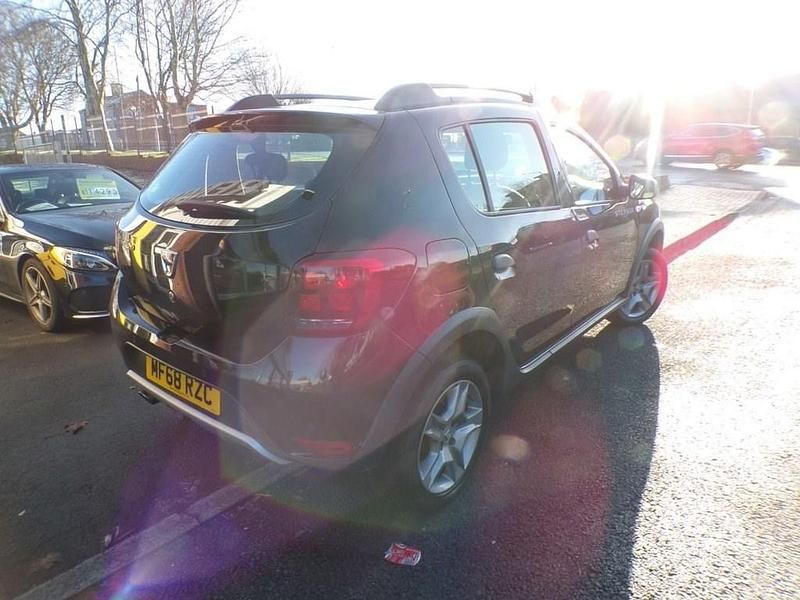 Used Dacia Sandero Comfort 90 HP (66 kW) 2018 Black Hatchback
