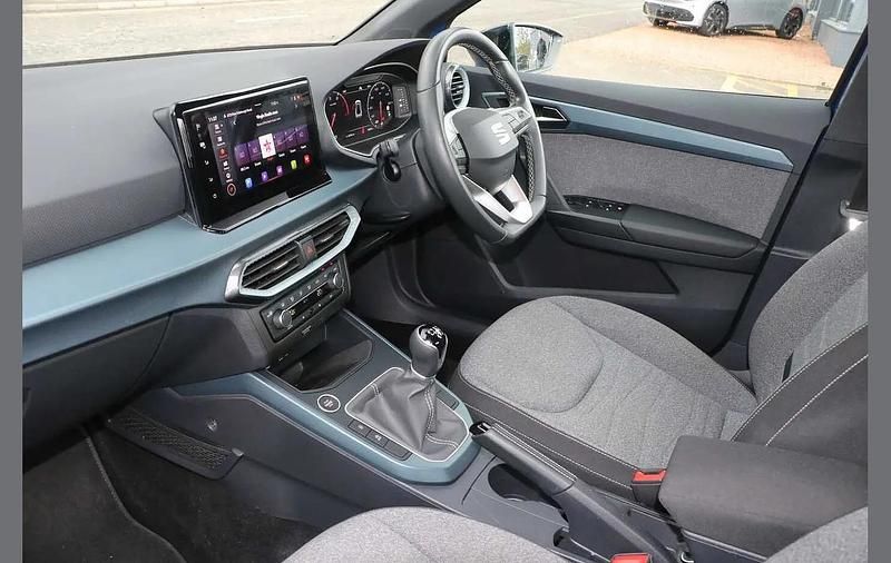 Used Seat Arona Xperience 108 HP (79 kW) 2023 Blue SUV