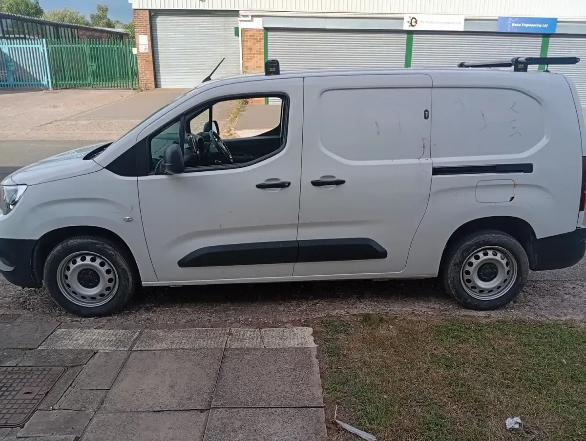 Used Vauxhall Combo 100 HP (73 kW) 2024 White MPV