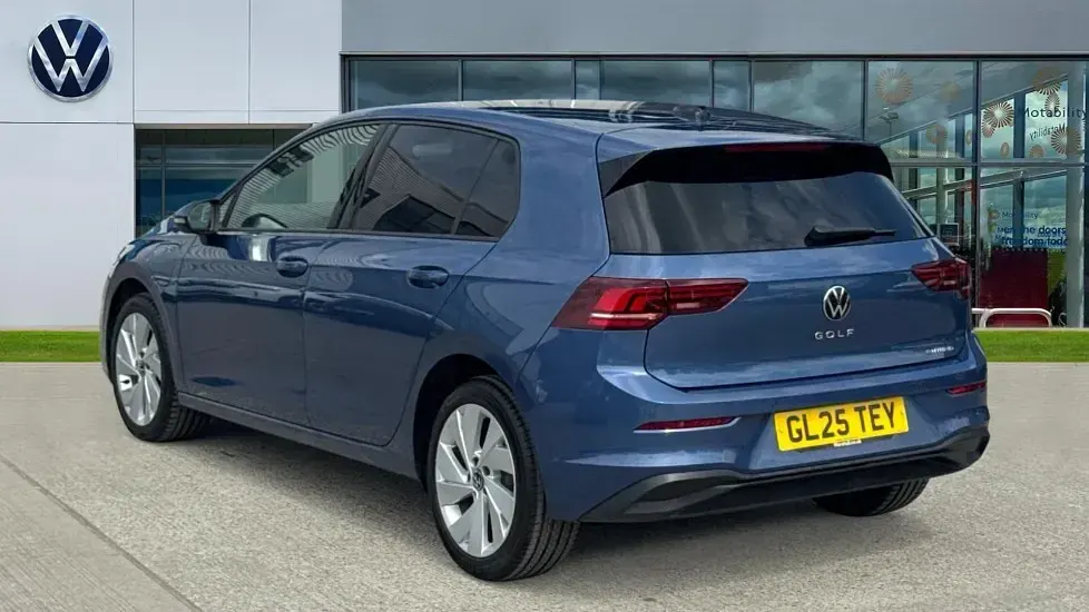 Used VW Golf VIII Match 204 HP (150 kW) 2025 Anemone blue