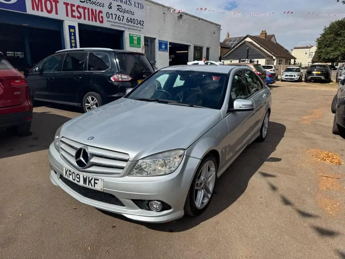 Used Mercedes C200 2009 Silver Sedan