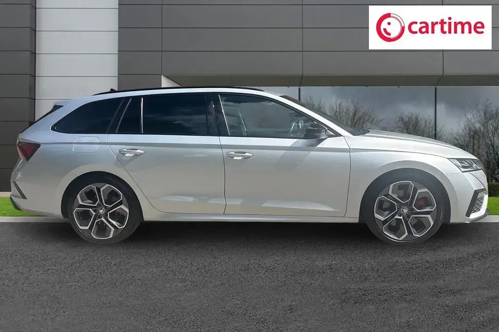 Used Skoda Octavia vRS 245 HP (180 kW) 2023 Silver Estate