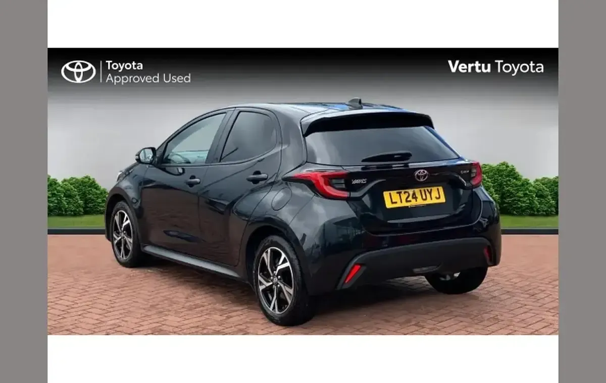 Used Toyota Yaris Design 116 HP (85 kW) 2024 Black Hatchback