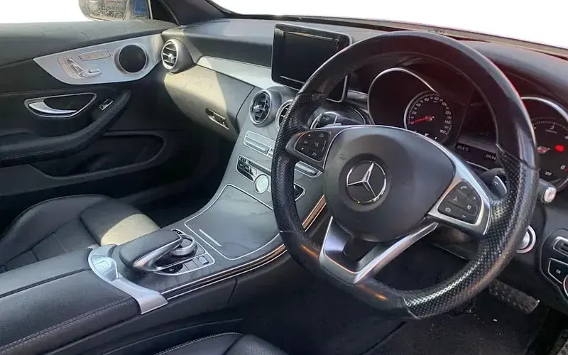 Used Mercedes C220 Active 170 HP (125 kW) 2018 Blue Cabriolet