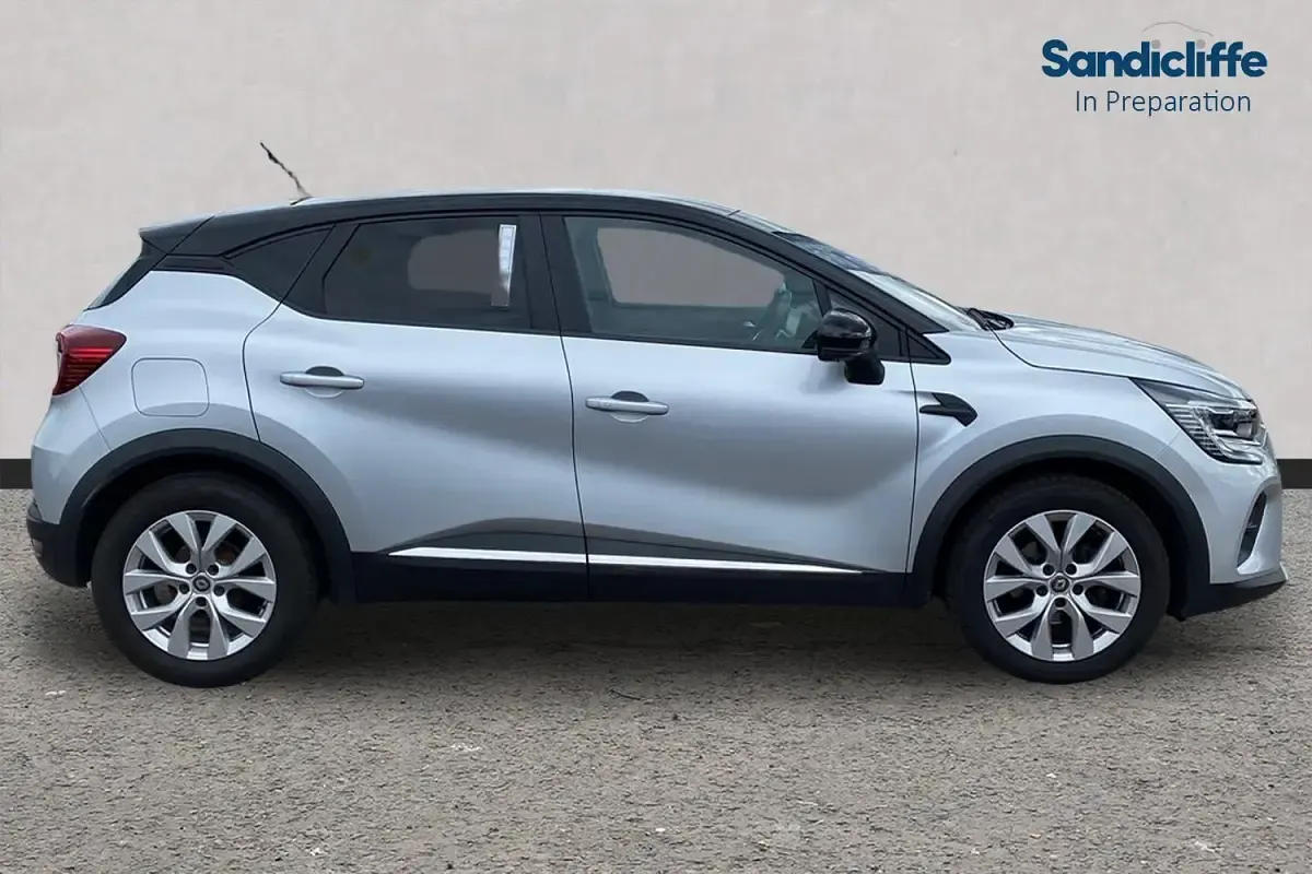 Used Renault Captur Iconic 140 HP (102 kW) 2021 Grey/black SUV