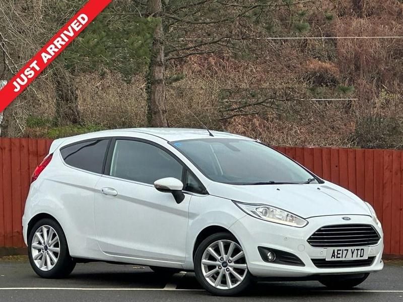 Used Ford Fiesta Titanium 100 HP (73 kW) 2017 White Hatchback