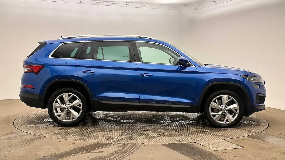 Used Skoda Kodiaq SE L 110 HP (80 kW) 2022 Race blue metallic SUV