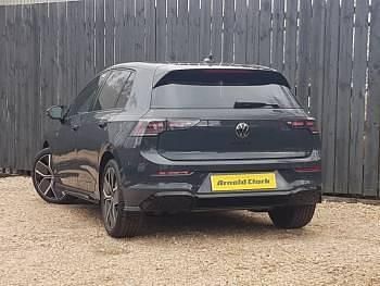 Novo VW Golf VIII Black Edition 150 HP (110 kW) 2025 Cinzento Citadino