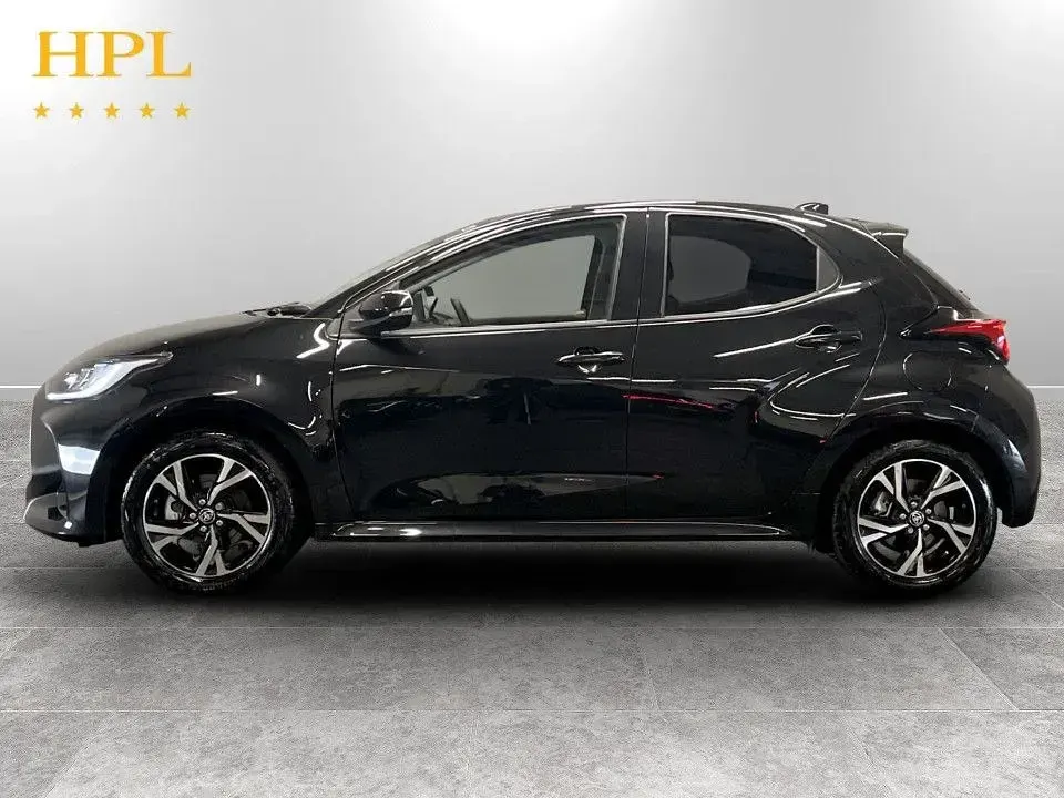 Second-hand Toyota Yaris Hybrid Design 116 CP (85 kW) 2025 Negru Hatchback