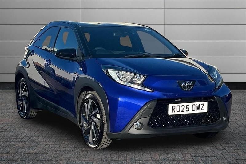 Juniper blue with black New 2025 Toyota Aygo Hatchback | £15,595 (Good price) - Image 1/4