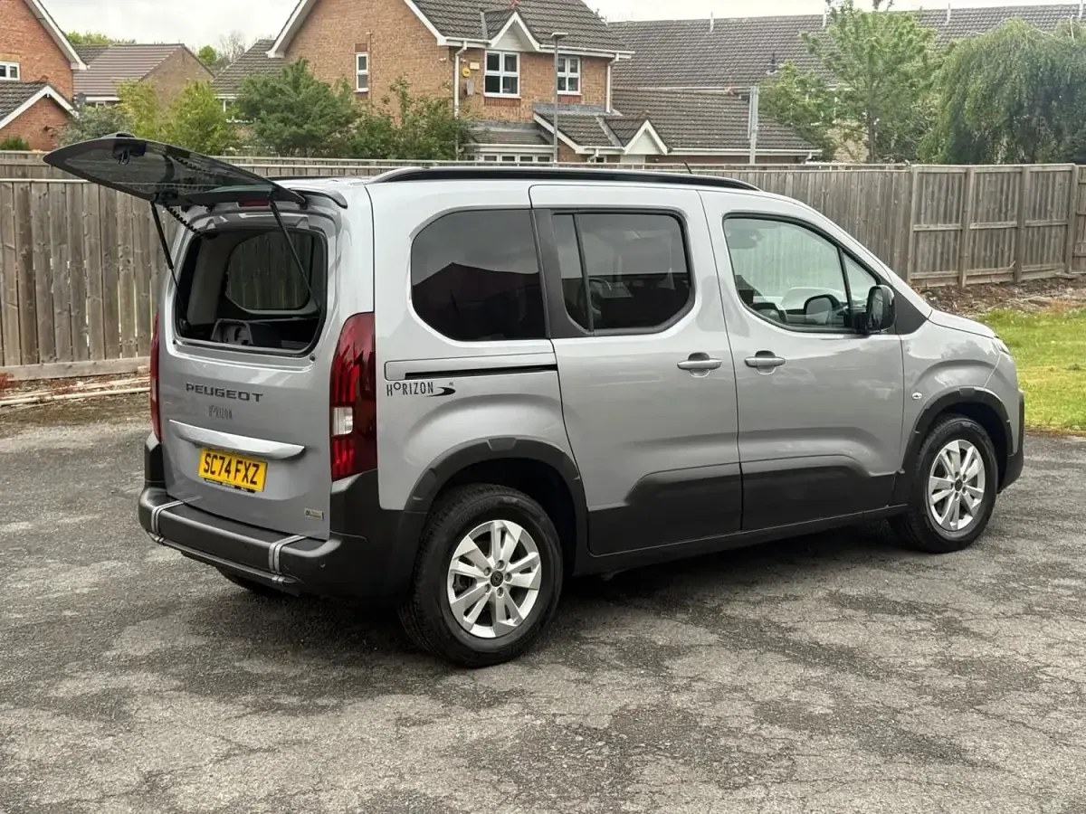 Second-hand Peugeot Rifter Allure 2025 Gri Monovolum