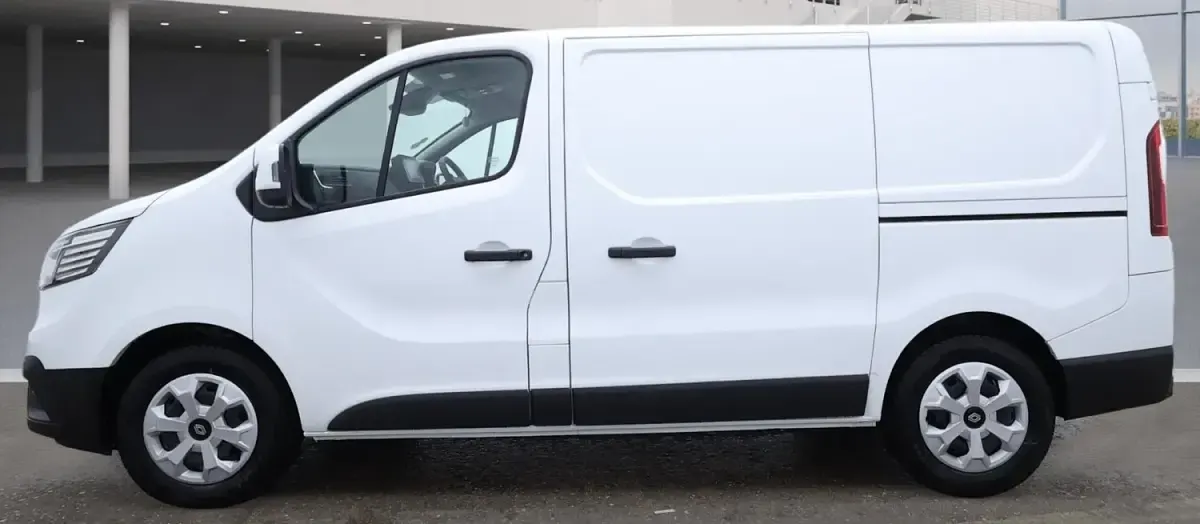 New Renault Trafic 89 kW (122 HP) 2025 White MPV