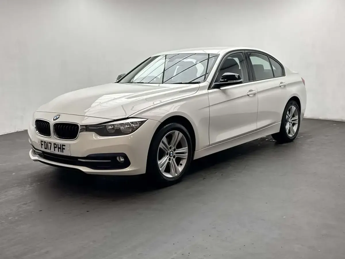 Used BMW 318 Sport Line 2017 White Sedan