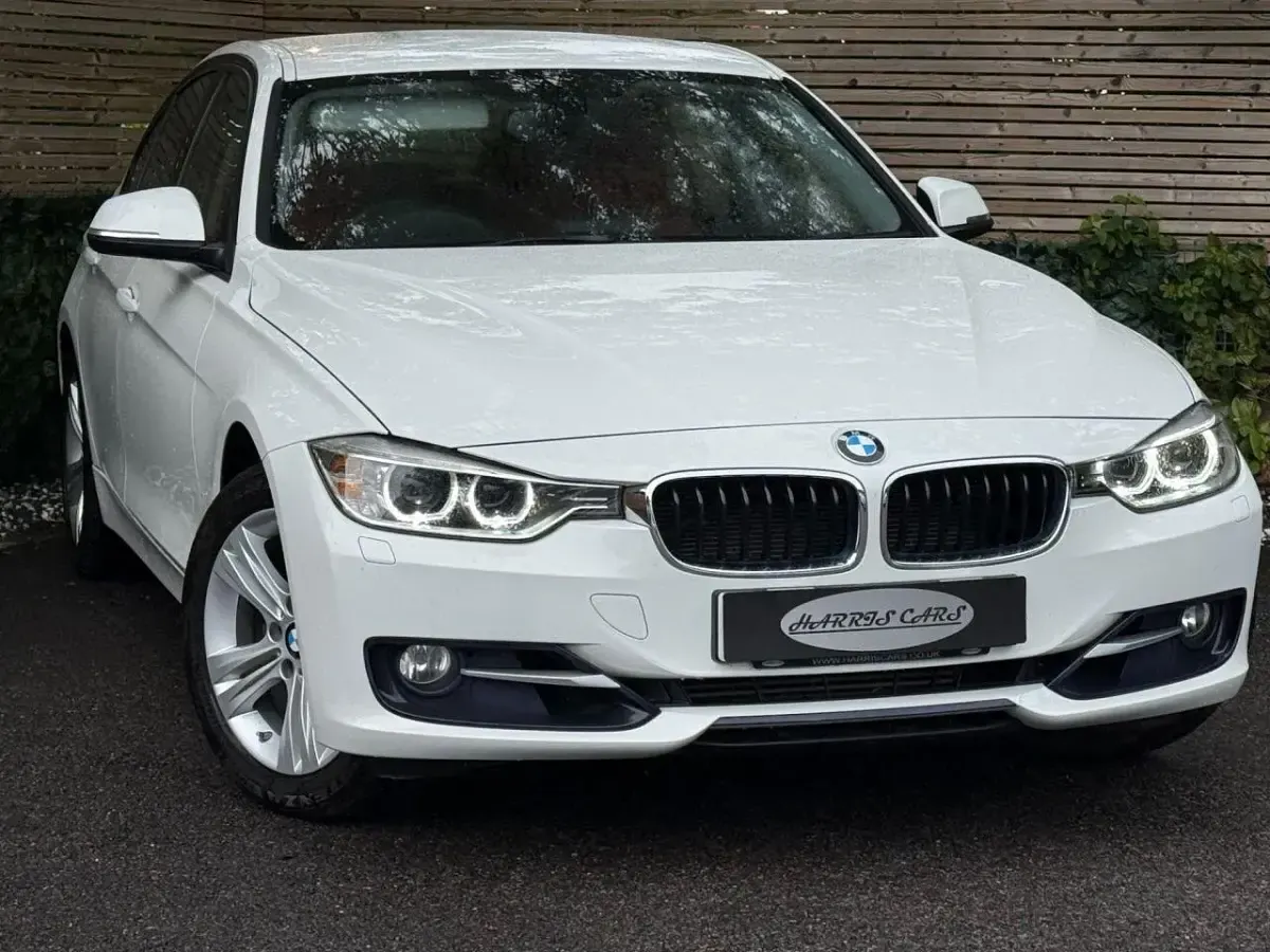 Used BMW 320 Sport Line 184 HP (135 kW) 2015 White Sedan