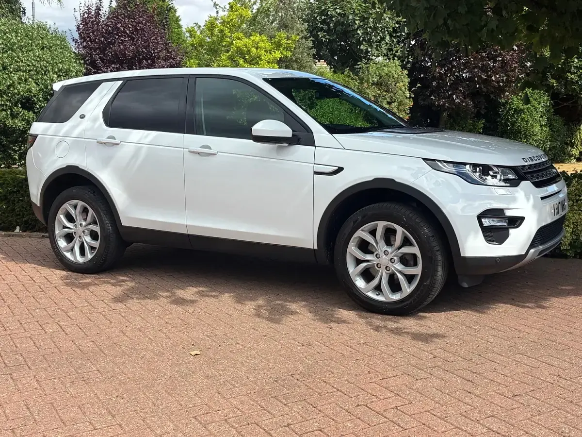 Used Land Rover Discovery Sport HSE 2017 White SUV